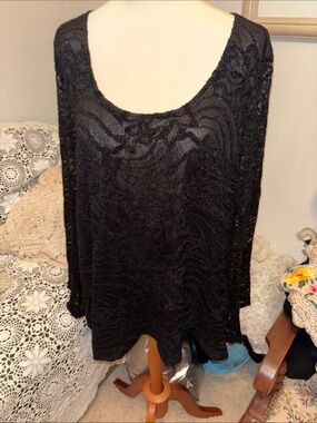 American Rag Black Lace Long Sleeve Scoop-Neck Top